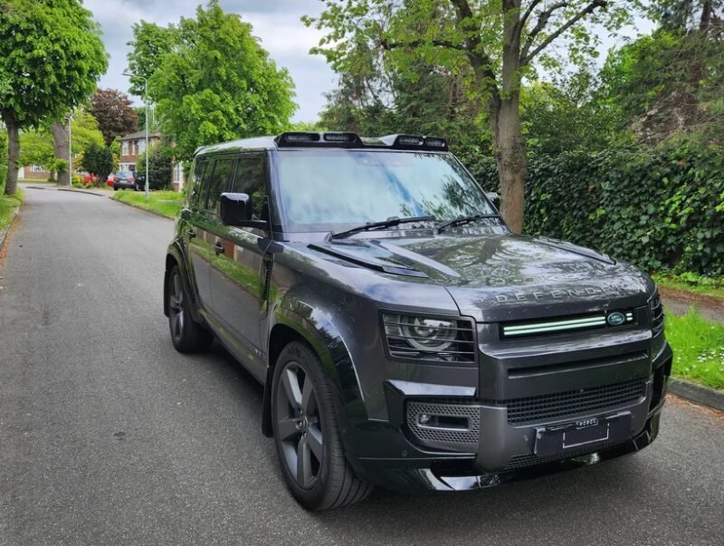 Gloss Black Bonnet Insert V2 for Defender L663