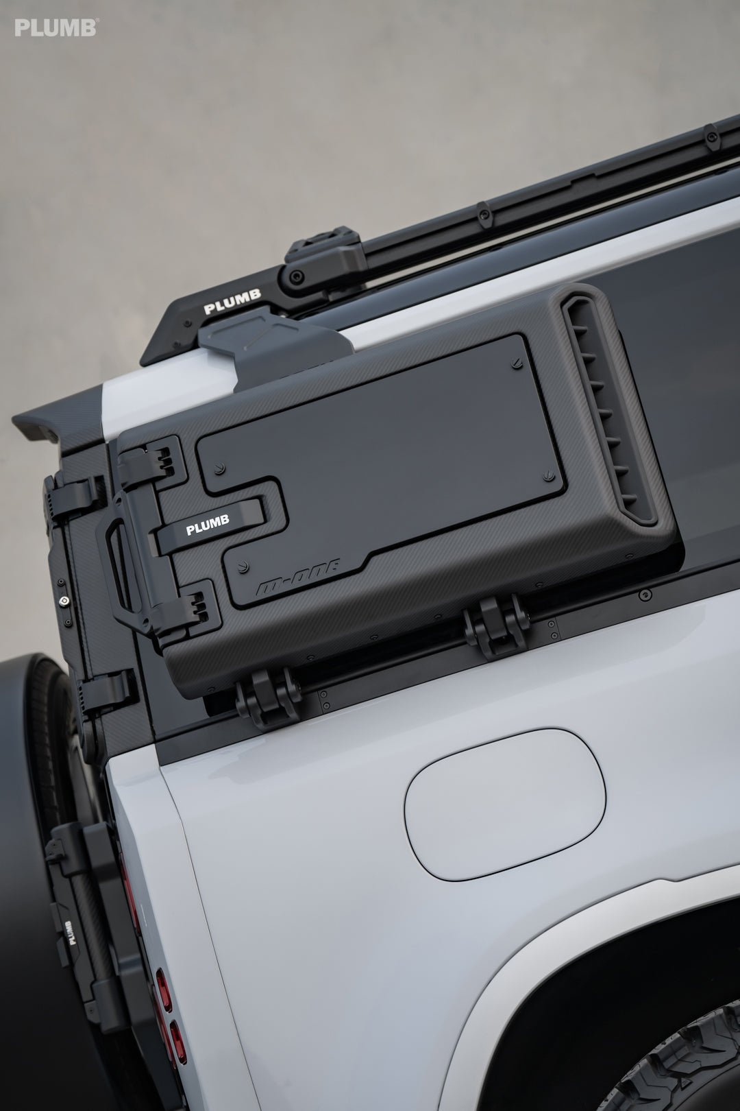 1715179244 500 PLUMB quotM onequot dry carbon side case equipment set