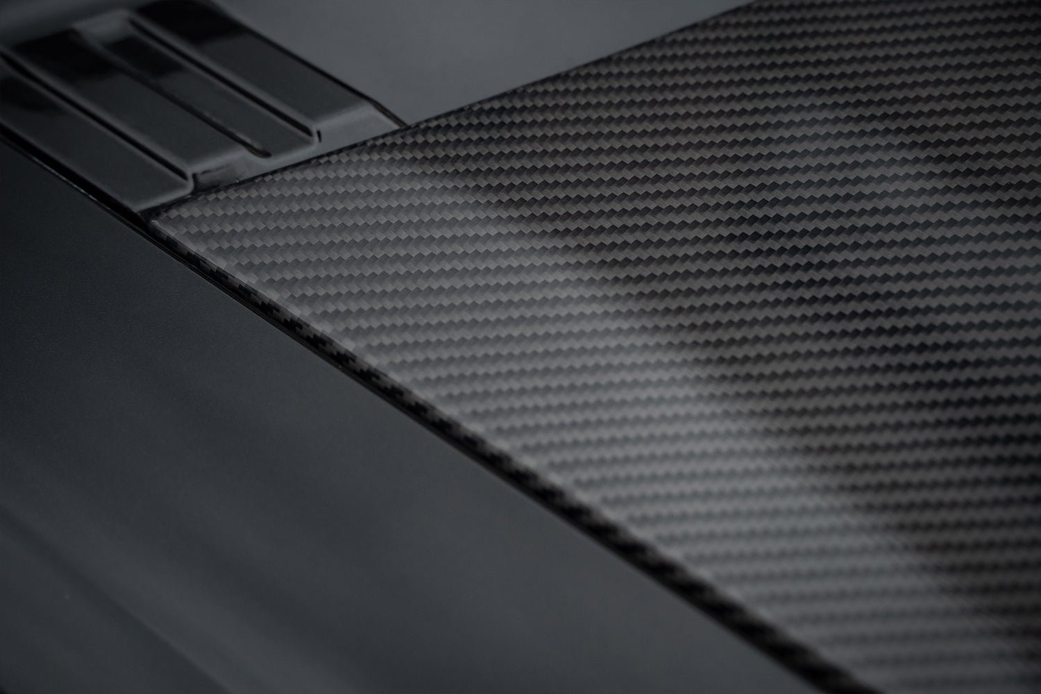 1715179538 172 PLUMB丨TCARBON FIBER BONNET